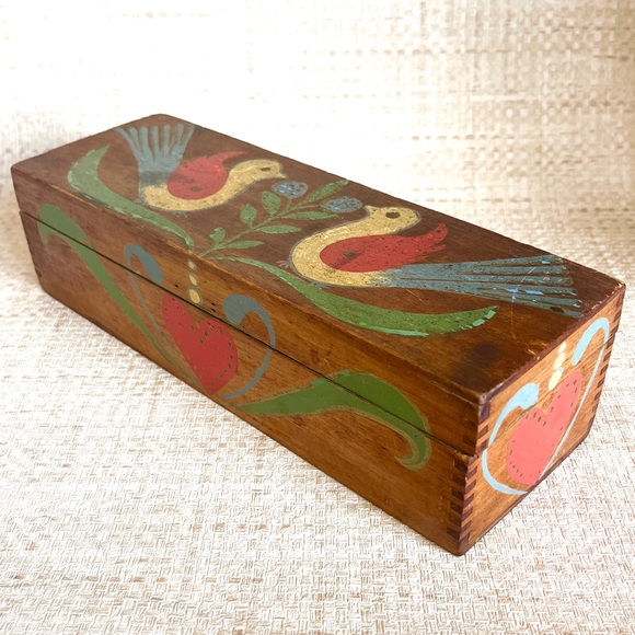 Antique Folk Art Box Vintage Wood Box Hand Painted Penn Dutch Bird Flower Heart - Picture 3 of 8